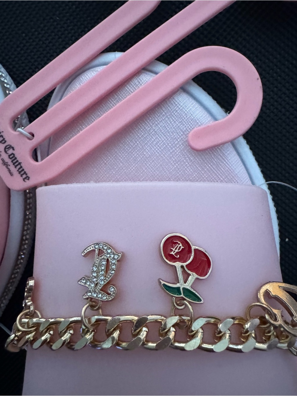*BNWT* Juicy Couture Pink Slide Sandals with Gold Chain &  Charms - Picture 5 of 7